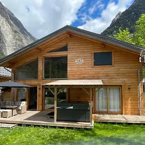 Le Lotus Blanc Chalet